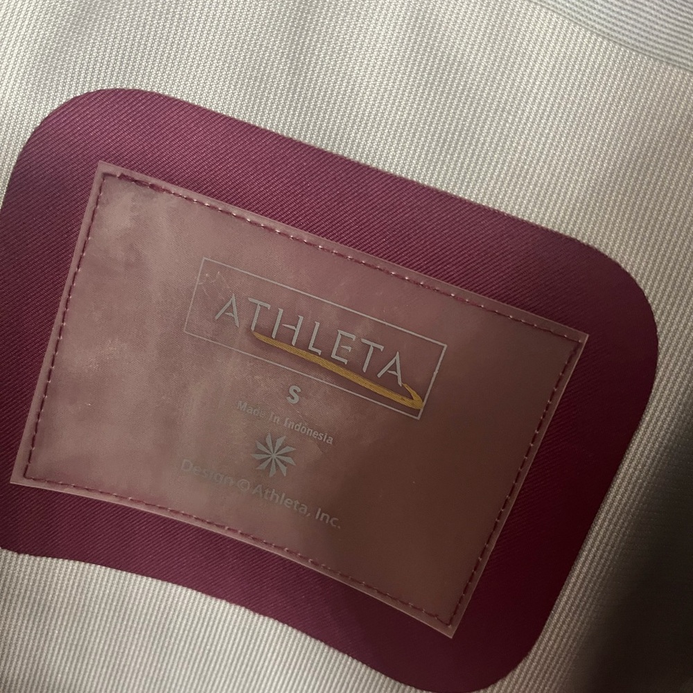 NWOT Athleta Women’s Maroon Raincoat size small - Picture 11 of 15